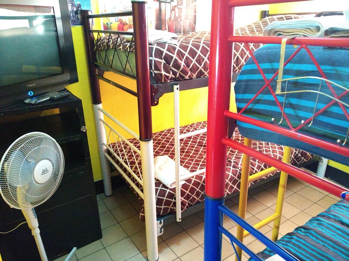 גואדלחארה Hostal Casa Anita מראה חיצוני תמונה