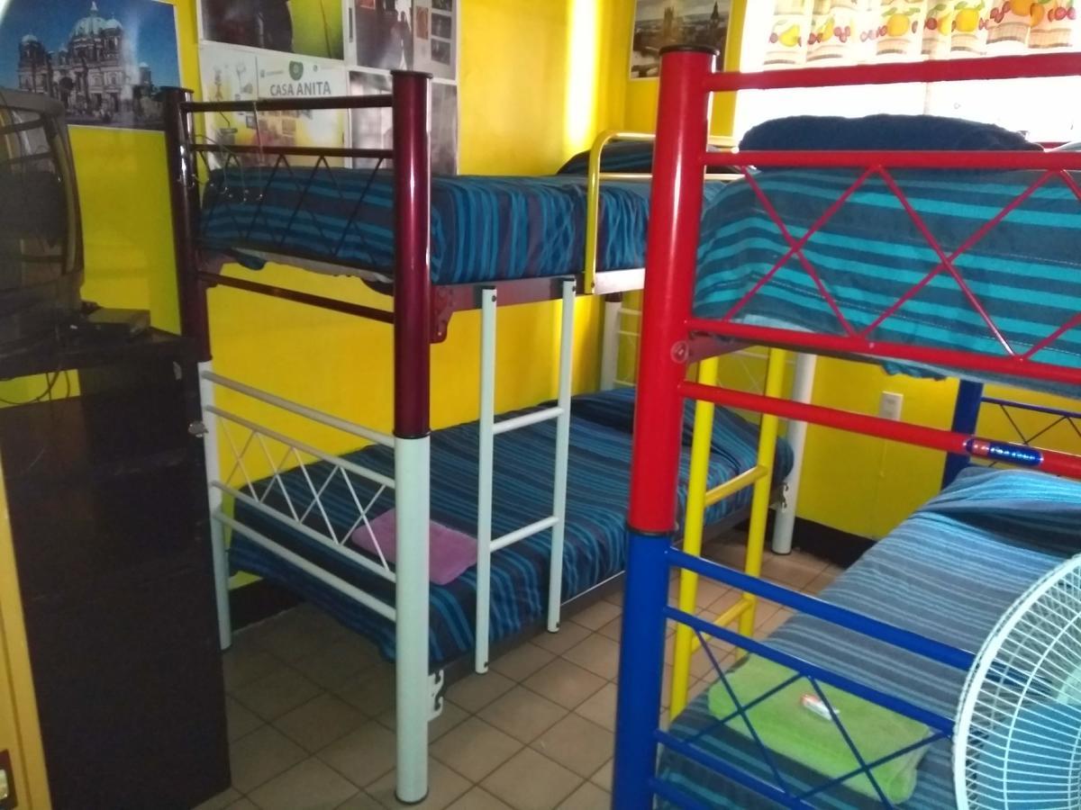 גואדלחארה Hostal Casa Anita מראה חיצוני תמונה