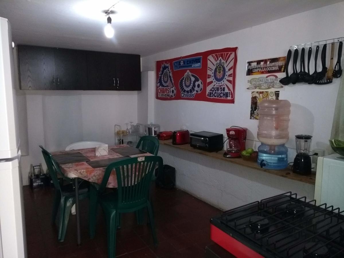 גואדלחארה Hostal Casa Anita מראה חיצוני תמונה