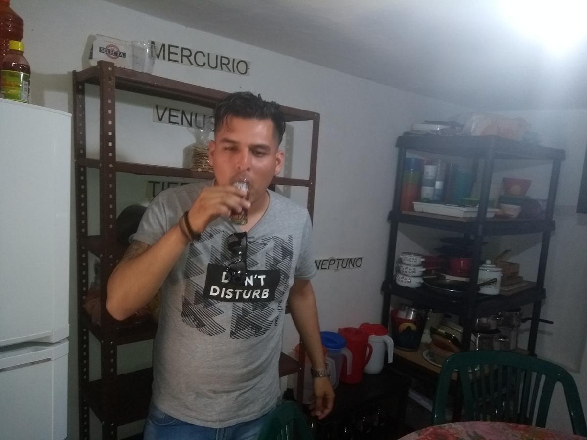 גואדלחארה Hostal Casa Anita מראה חיצוני תמונה